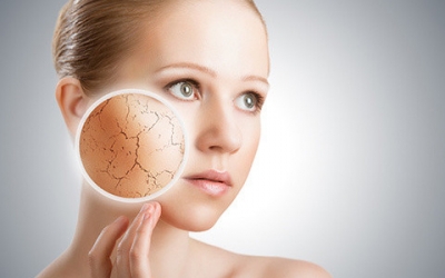 皮膚缺水的表現有哪些？肌膚缺水有什么癥狀？